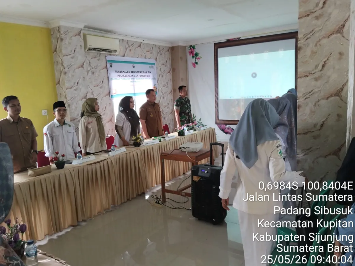 Babinsa Koramil 06/PLK Hadiri undangan Sosialisasi Pemberian Makanan Tambahan (PMT) di puskesmas Kupitan