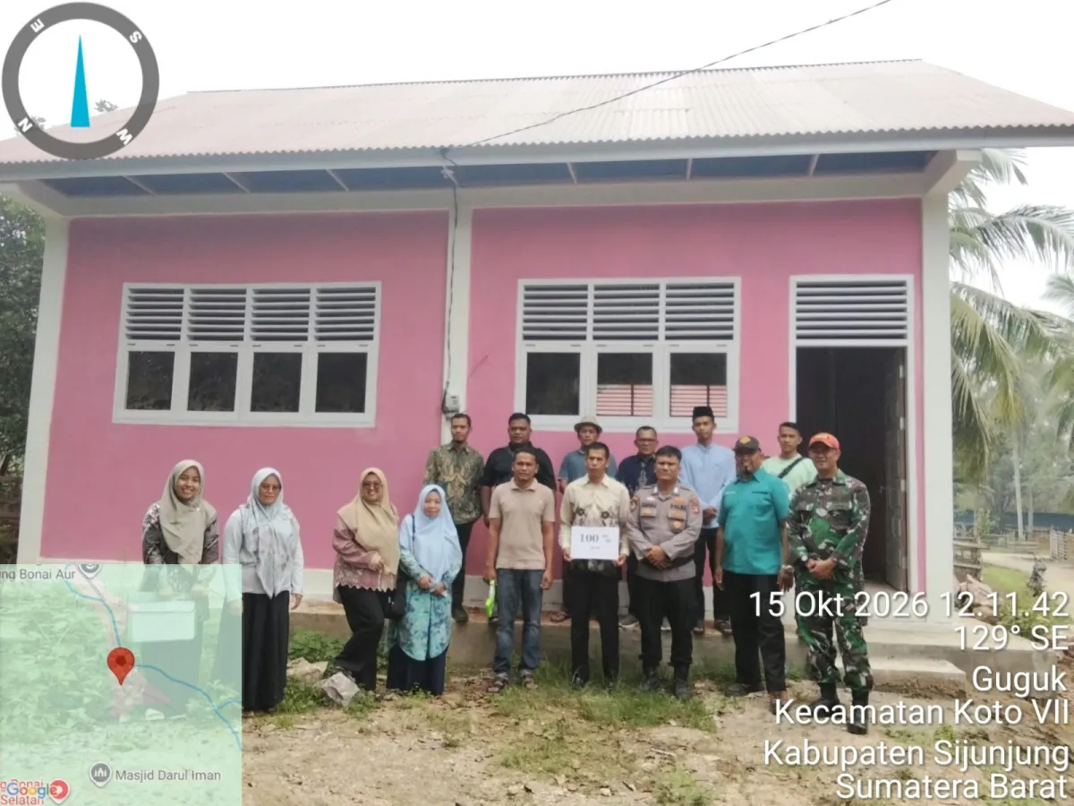 Babinsa Koramil 08/Kumanis Sertu Ronal Efrinal melaksanakan pemanjangan 0% gedung Posyandu Aur Seriua dan Sertifikasi 100%